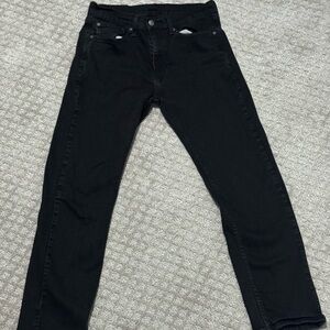 Black Levi’s 32 x 30 Straight Leg Jeans